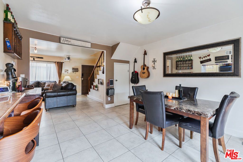 Photo of 10817 Whipple Street #6, Studio City, CA 91602 (MLS # 26633931)