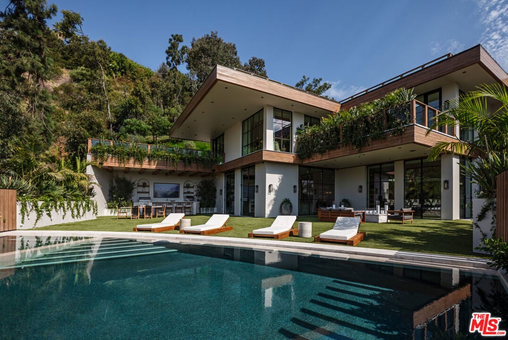Photo of 1465 Donhill Drive, Beverly Hills, CA 90210 (MLS # 26876821)