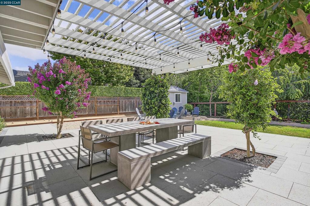CAMINO WOODS - Residential
