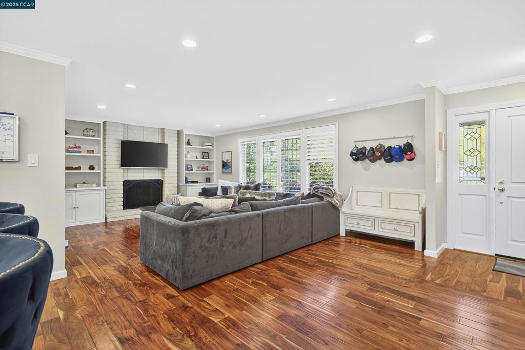 CAMINO WOODS - Residential