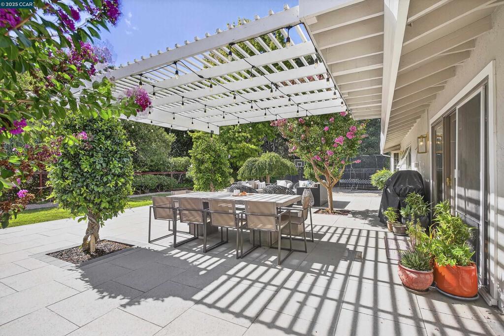 CAMINO WOODS - Residential