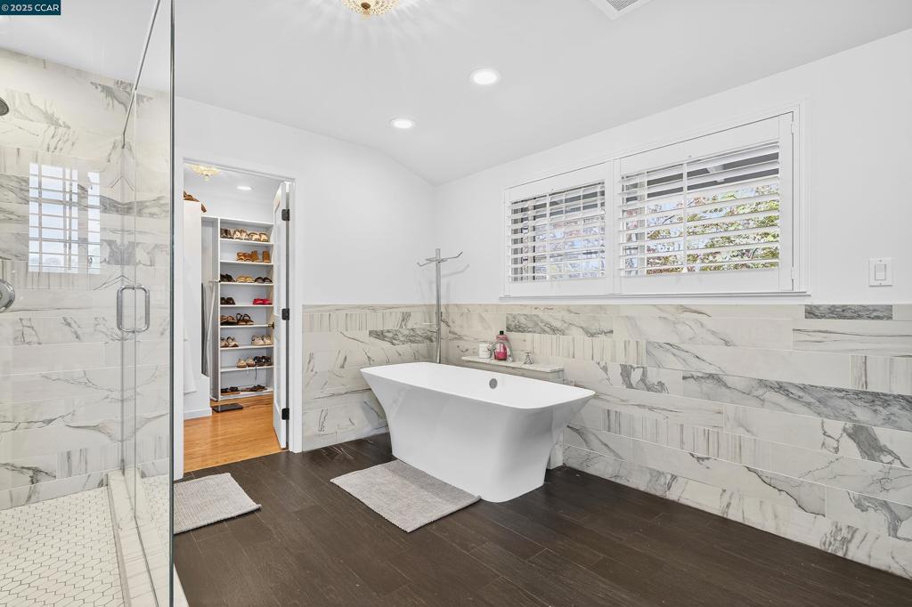 CAMINO WOODS - Residential