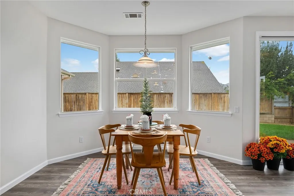 Los Alamos, California 93440, United States, 4 Bedrooms Bedrooms, ,3 BathroomsBathrooms,Residential,Active,249643