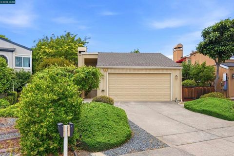 Photo of 357 Scarlet Oak Ct CT, Pleasant Hill, CA 94523 (MLS # 41136294)