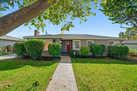 Photo of 1413 Minahan Way Way, Vallejo, CA 94590 (MLS # 41115759) Photo of 1413 Minahan Way Way, Vallejo, CA 94590 (MLS # 41115759)