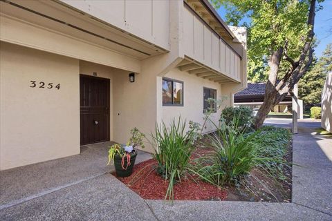 Photo of 3254 Kimber Court #115, San Jose, CA 95124 (MLS # ML82034776)