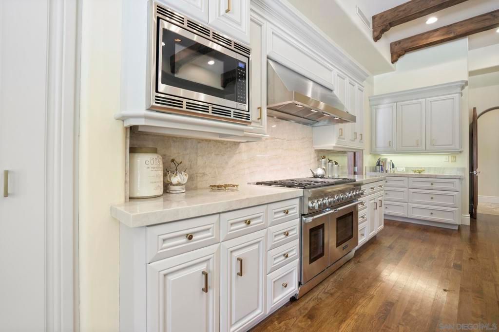 listing image 130724902294302002311