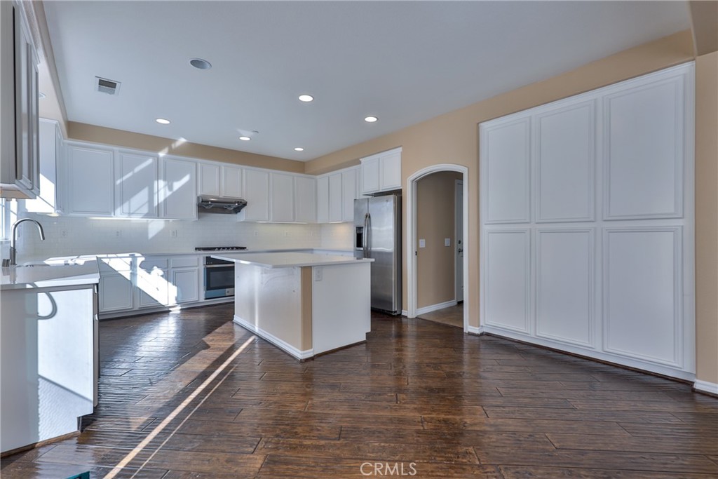 1230 Cantania Drive