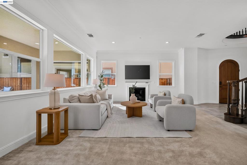 277 Goldfield Pl