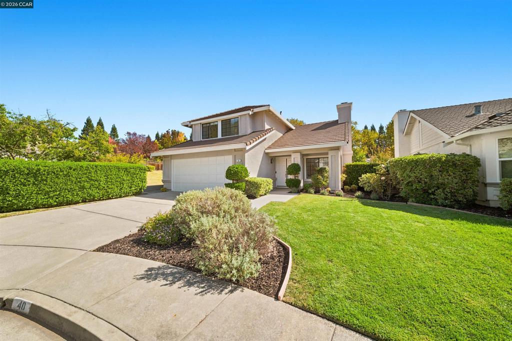 40 Saint Tropez Ct