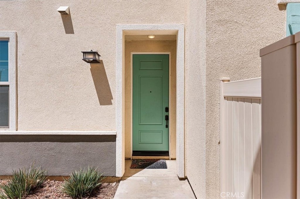 938 W Jasmine Way