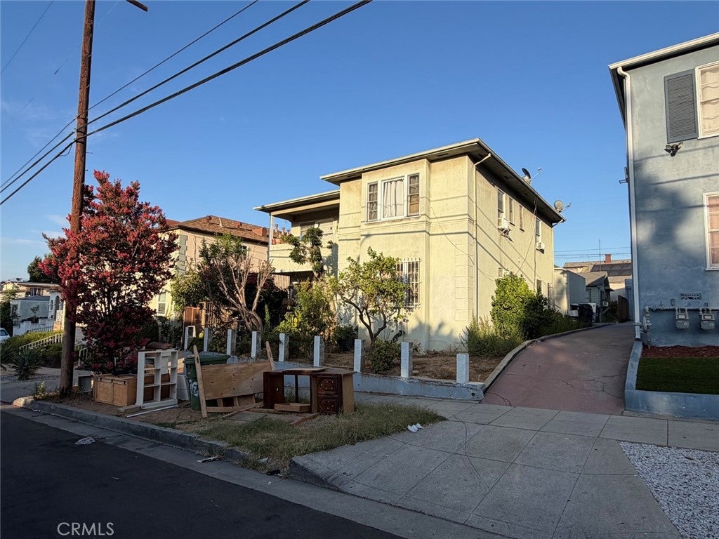 1272 Queen Anne