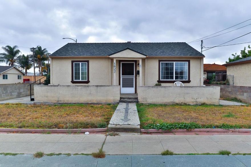 Step into a rare opportunity at 1622 Perry Ct, San Jose, a 3-bed, 1-bath home on a sprawling 7,550 sq ft lot, zoned R2, allowing two homes to be builtperfect for investors looking to maximize ROI. First time on the market, this gem offers unique dual access from Perry Ct and Eastwood Ct, ideal for multi-family living with space for extended families. While the home needs TLC, its a canvas for expansion, renovation, or building two new homes. Its prime location near Hwy 101, 280/680, and 880 puts you minutes from downtown San Jose. Imagine transforming this space into a modern masterpiece or seizing its potential as a multi-family haven. This is an investors dream or a chance to craft your forever home in a sought-after neighborhood. Dont miss this amazing opportunity to own a versatile property with endless possibilities in San Joses vibrant heart!