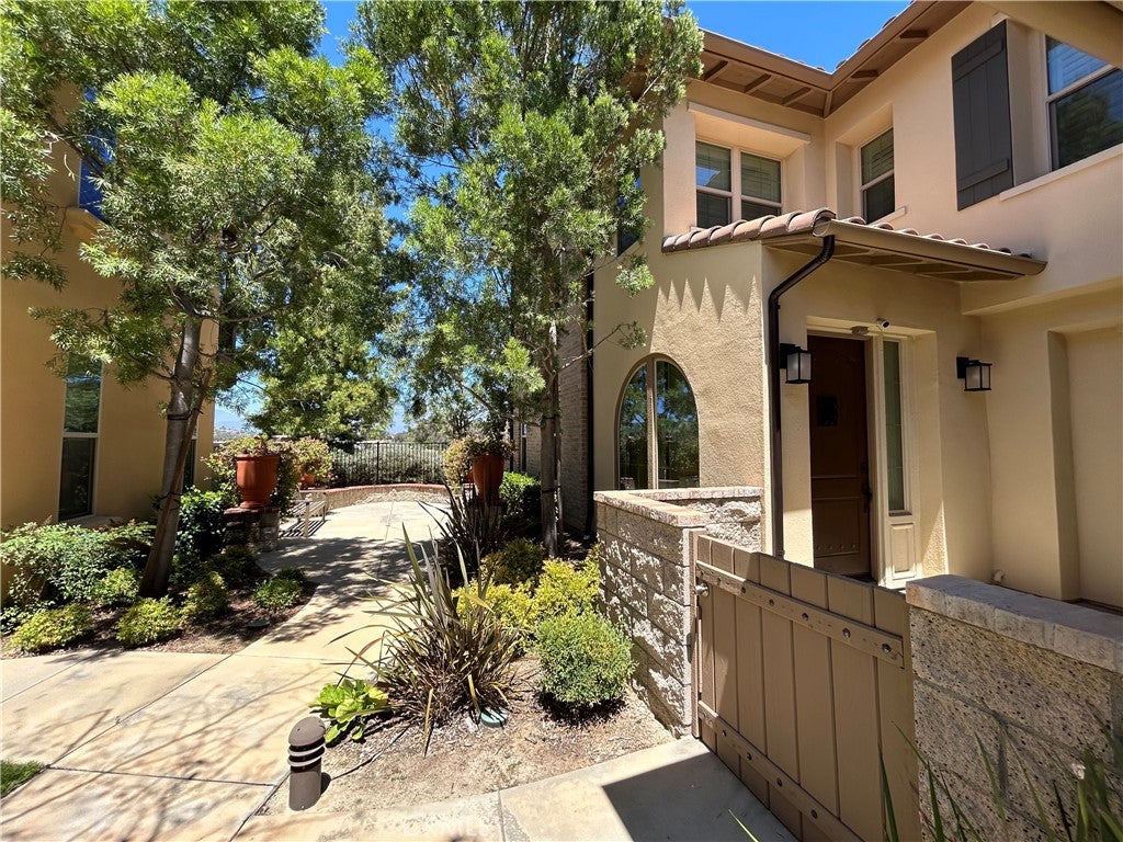 2356 Crystal Pointe
