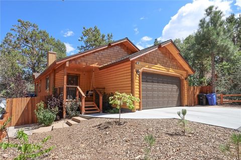 Photo of 365 Santa Barbara Avenue, Sugarloaf, CA 92386 (MLS # IG25195461)