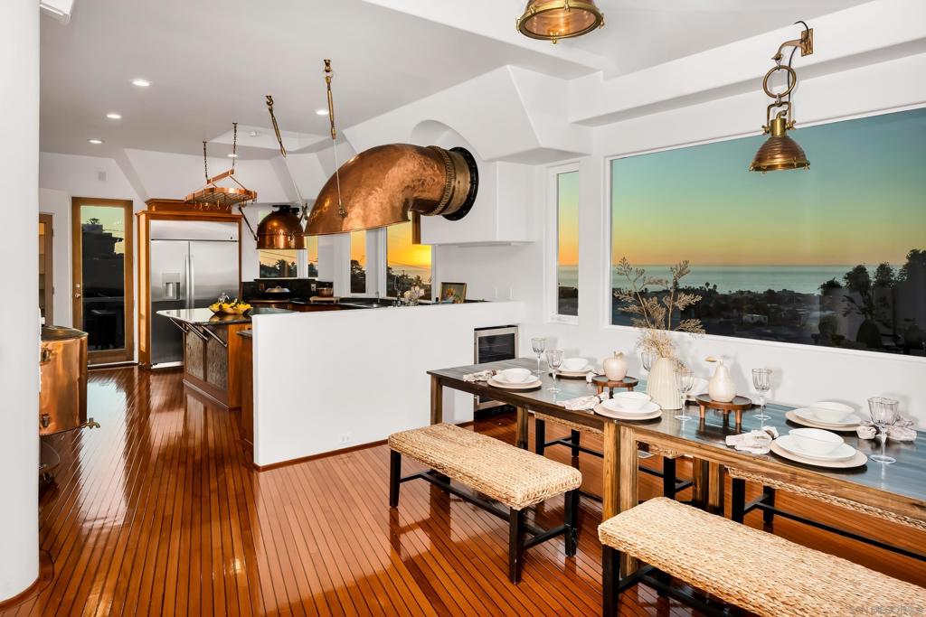 4527 Narragansett Ave