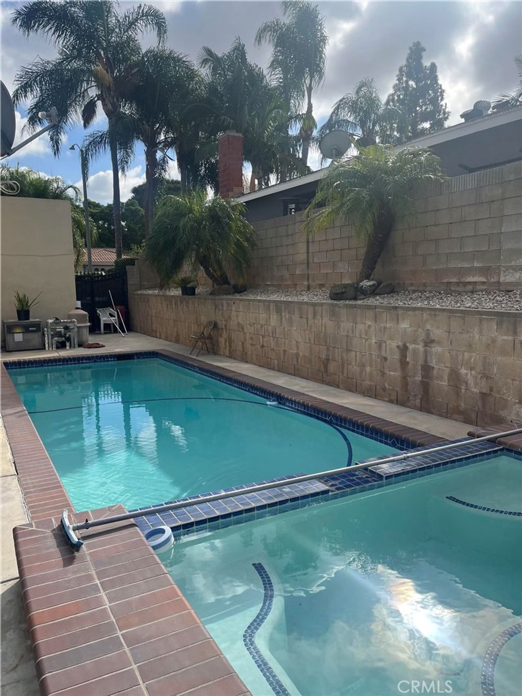 Photo of 811 Redlen Ave, Whittier, CA 90601 (MLS # CV25246179)