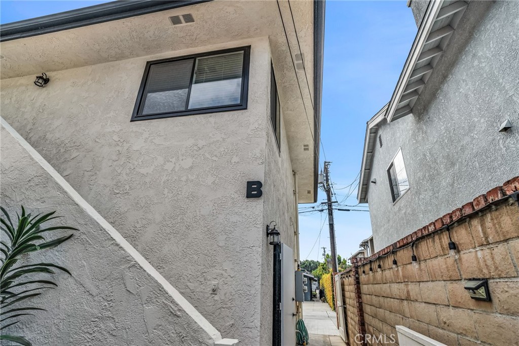 185 Costa Mesa Street B