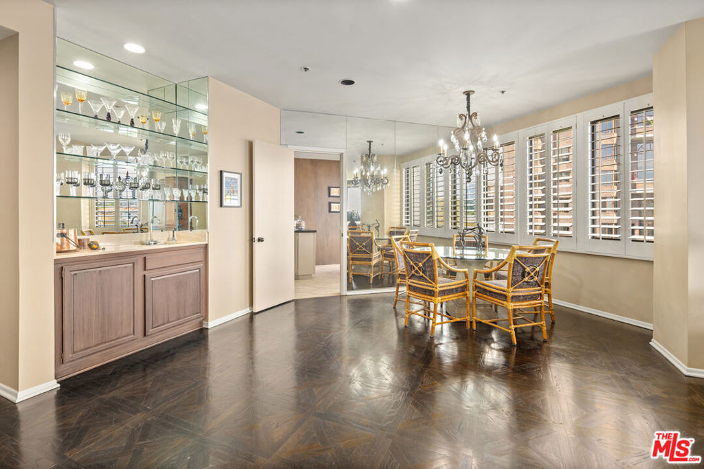 10560 Wilshire Boulevard 404