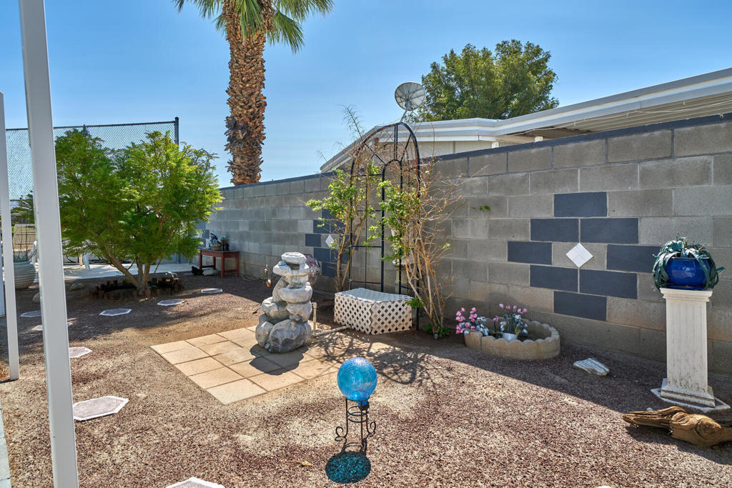 Tri Palm Estates - Manufactured In Park