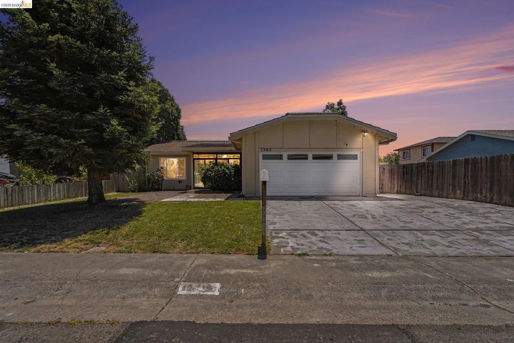 1303 Crane Dr