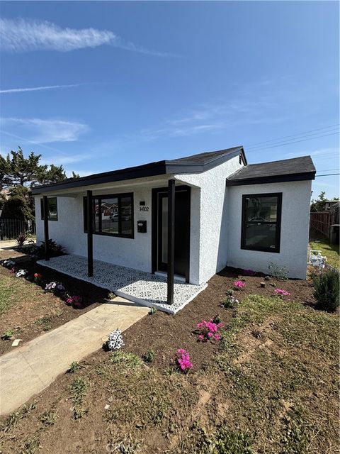 Photo of 14102 S Parmelee Ave, Compton, CA 90222 (MLS # CV26066337)