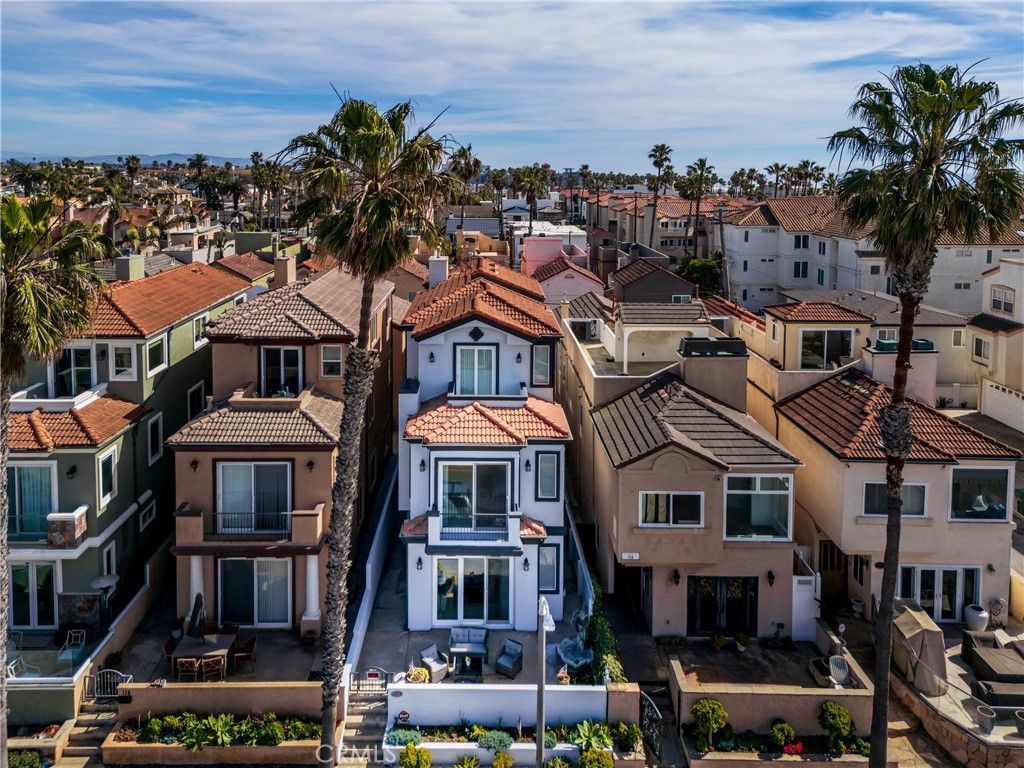 Photo of 116 11th St, Huntington Beach, CA 92648 (MLS # PW26042442)