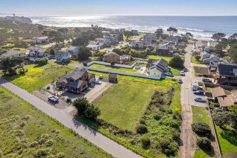 Photo of 0 San Ramon Avenue, Moss Beach, CA 94038 (MLS # ML82033474)