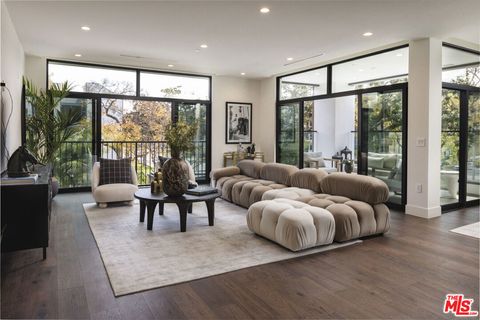 425 N Palm Drive 204 Beverly Hills CA 90210