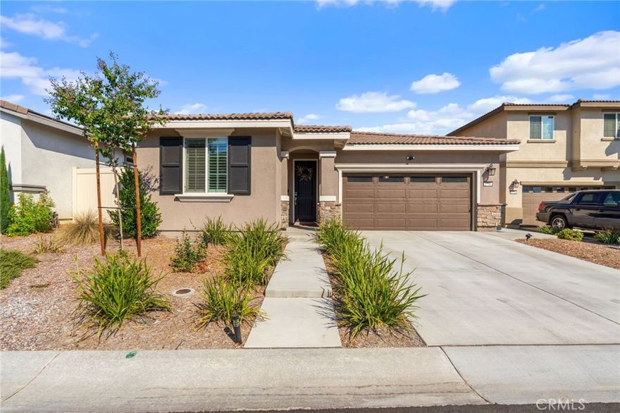 This beautiful single-story home at Mountain Bridge North, which includes solar, is perfect for any lifestyle.
It offers an open, thoughtfully designed layout with two spacious secondary bedrooms, a large center island in the kitchen, and a convenient laundry room. The private primary suite features a generous walk-in closet and a luxurious bathroom with dual sinks, a soaking tub, and a walk-in shower. Designer finishes include all-white cabinets, quartz countertops, and durable LVP flooring.
Step outside to a fully landscaped backyard, ideal for family gatherings, pets, or kids to play and roam. Plus, enjoy modern living with Century Home Connect smart features like a Schlage electronic front door lock, IQ Panel, Ecobee smart thermostat, and Eero wireless router.
Don’t miss this incredible opportunity. Priced to sell! Schedule your tour today.