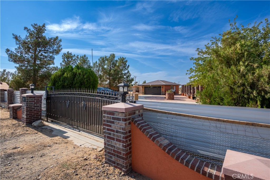 14221 Tumbleweed Road