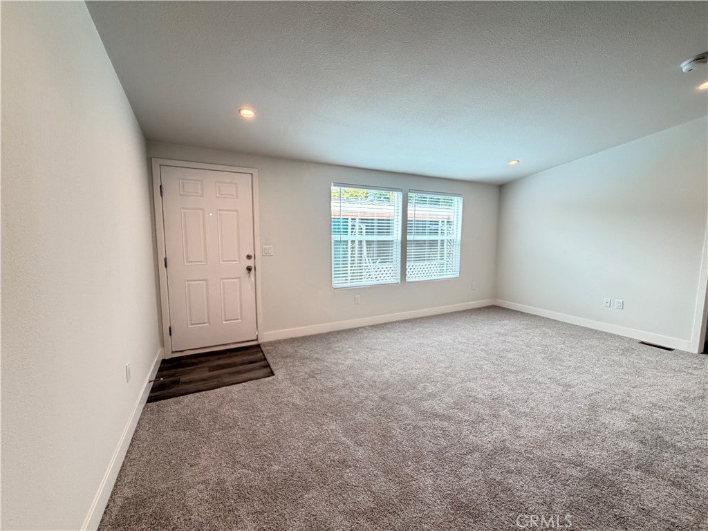 351 Bradley Ave 118
