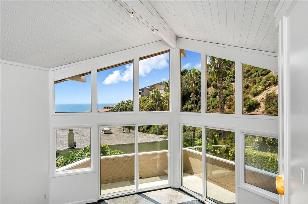 431 Nyes Place, Laguna Beach CA 92651