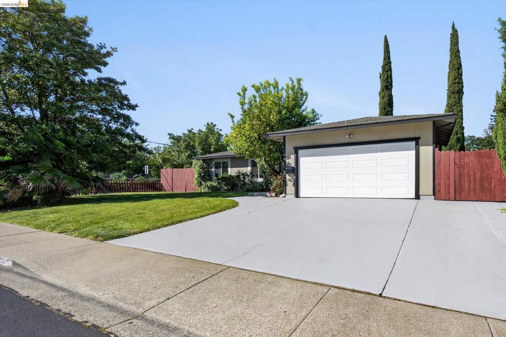 901 Helix Dr