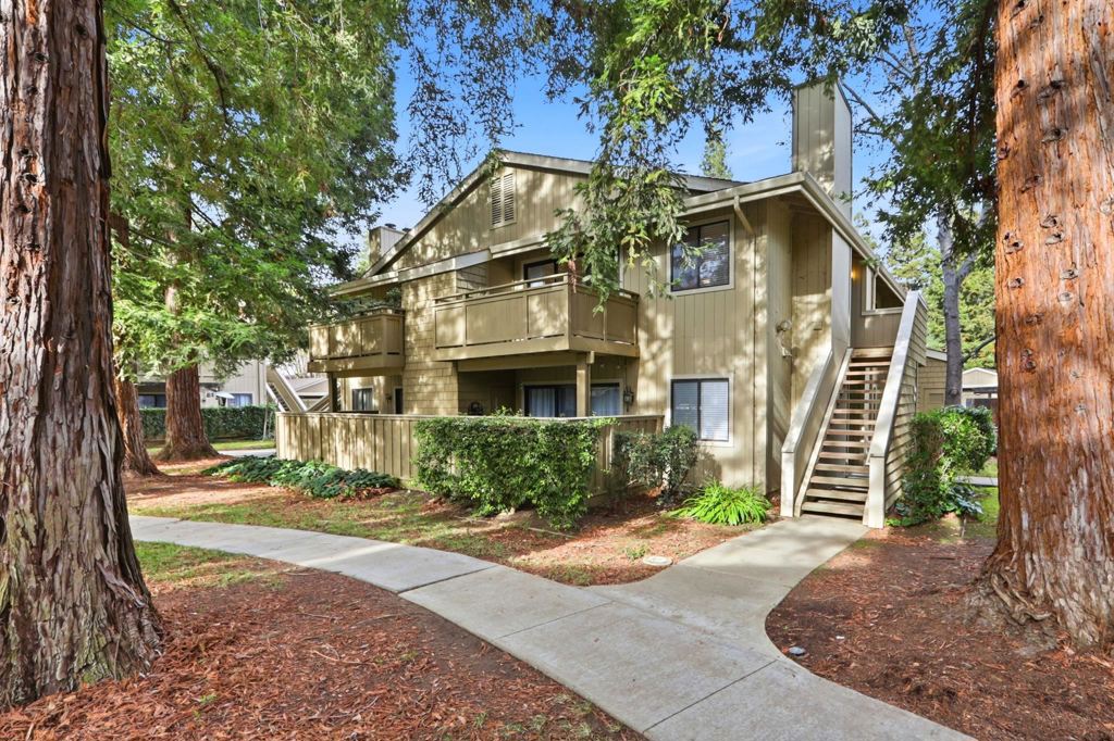 BLOSSOM HILL - Residential