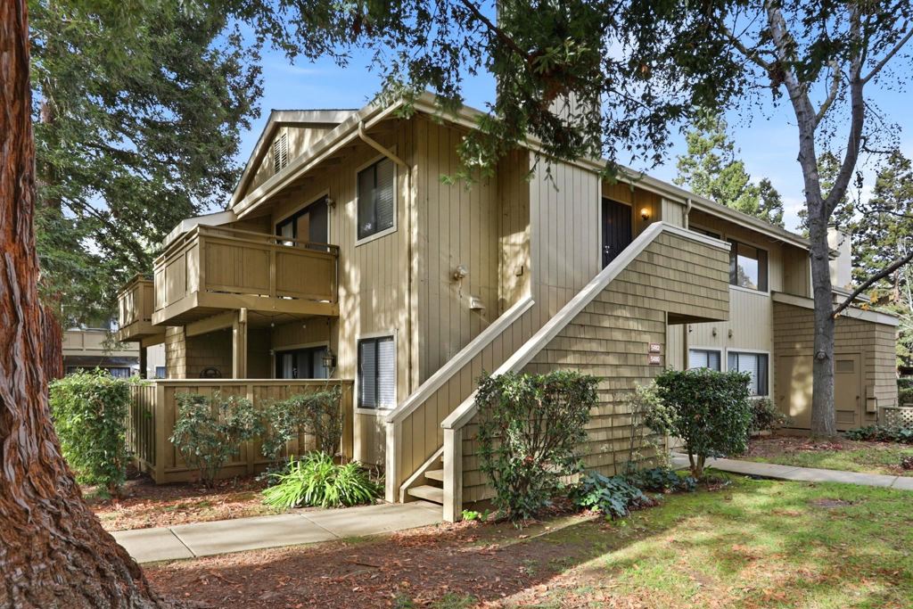 BLOSSOM HILL - Residential