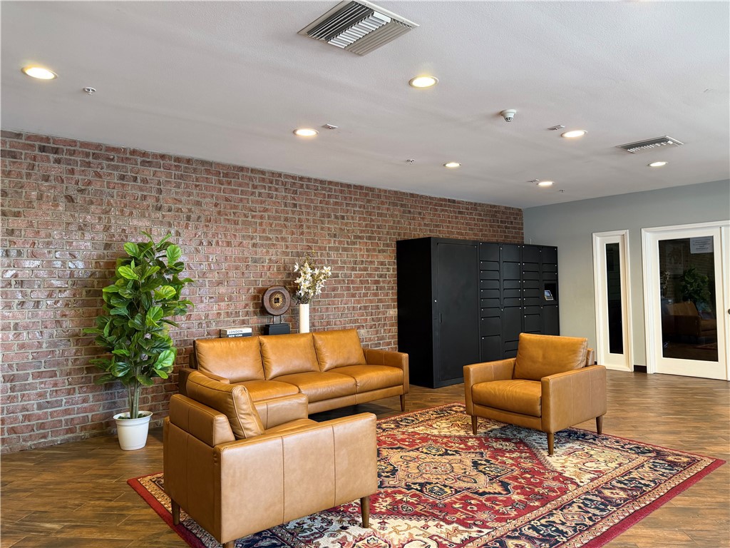 3740 Santa Rosalia Road Unit 425