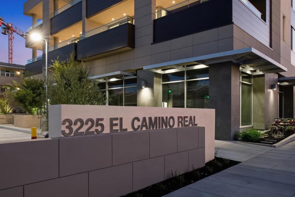 3225 El Camino Real 301
