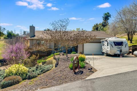 Photo of 5130 Stagg Hill Place, Paso Robles, CA 93446 (MLS # NS26105169)