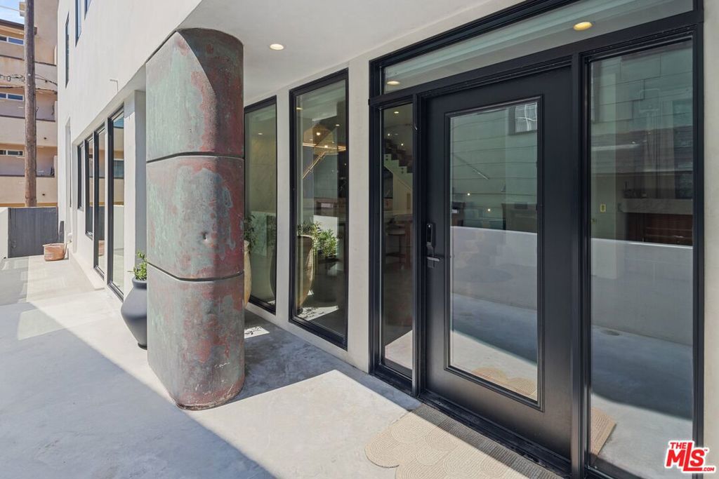 15 Reef Street