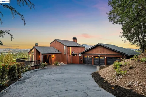 15 Surmont Ct, Lafayette, CA 94549 - MLS#: 41131396