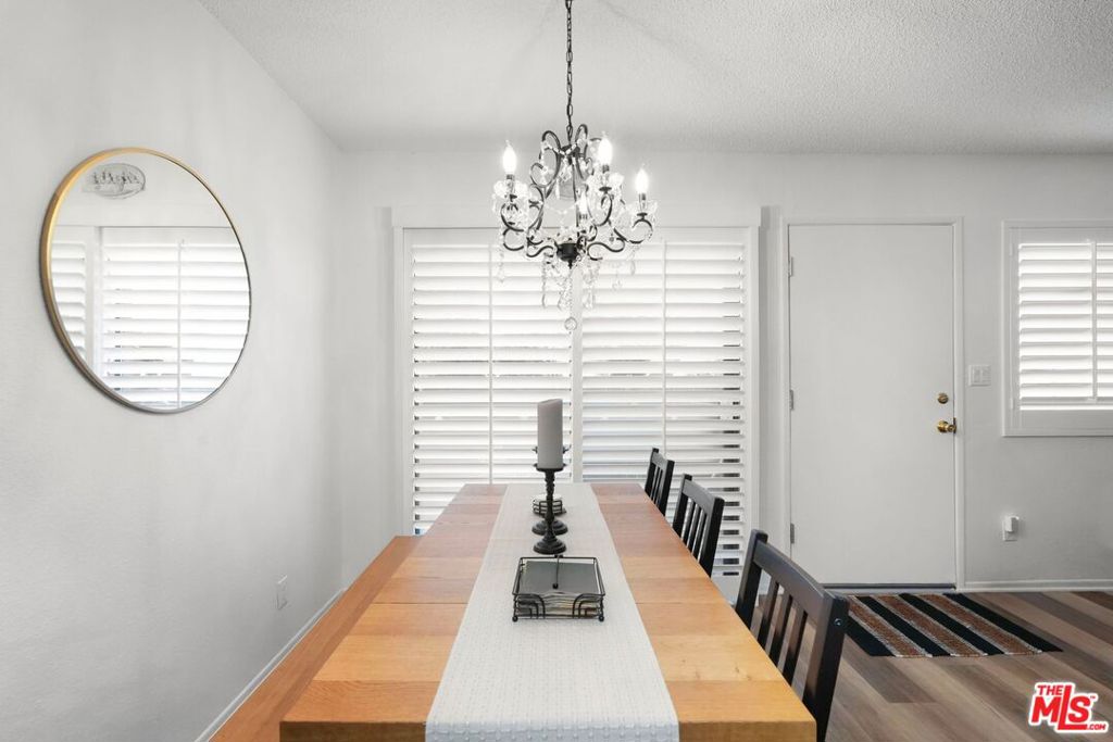 18560 Vanowen Street 15