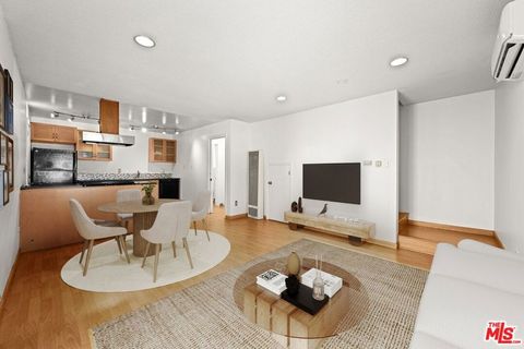 Photo of 648 N Grand Avenue #648, Los Angeles, CA 90012 (MLS # 25604007)
