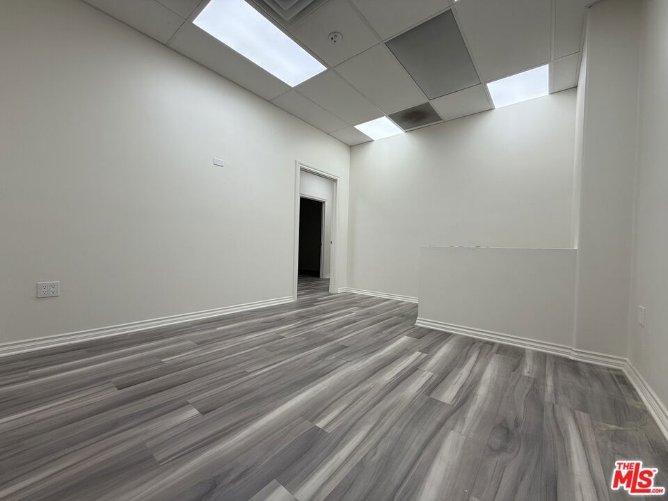 20011 Ventura Boulevard 1007