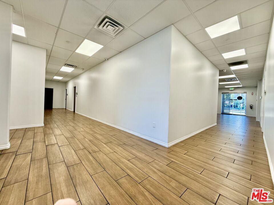 20011 Ventura Boulevard 1007