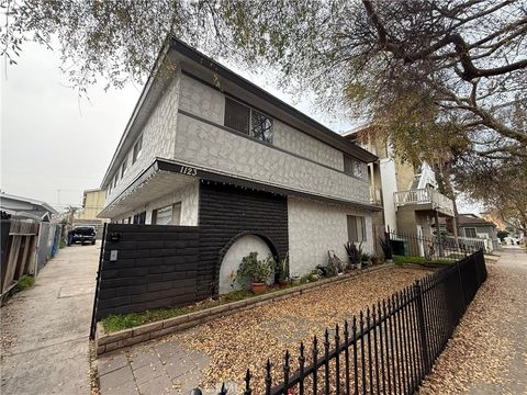 Photo of 1123 Ohio Ave, Long Beach, CA 90804 (MLS # SB26033659)