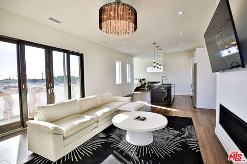 Photo of 8505 Belford Avenue, Los Angeles, CA 90045 (MLS # 26658445)