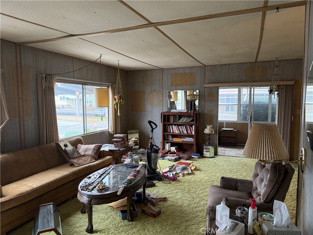 40 Pine Via