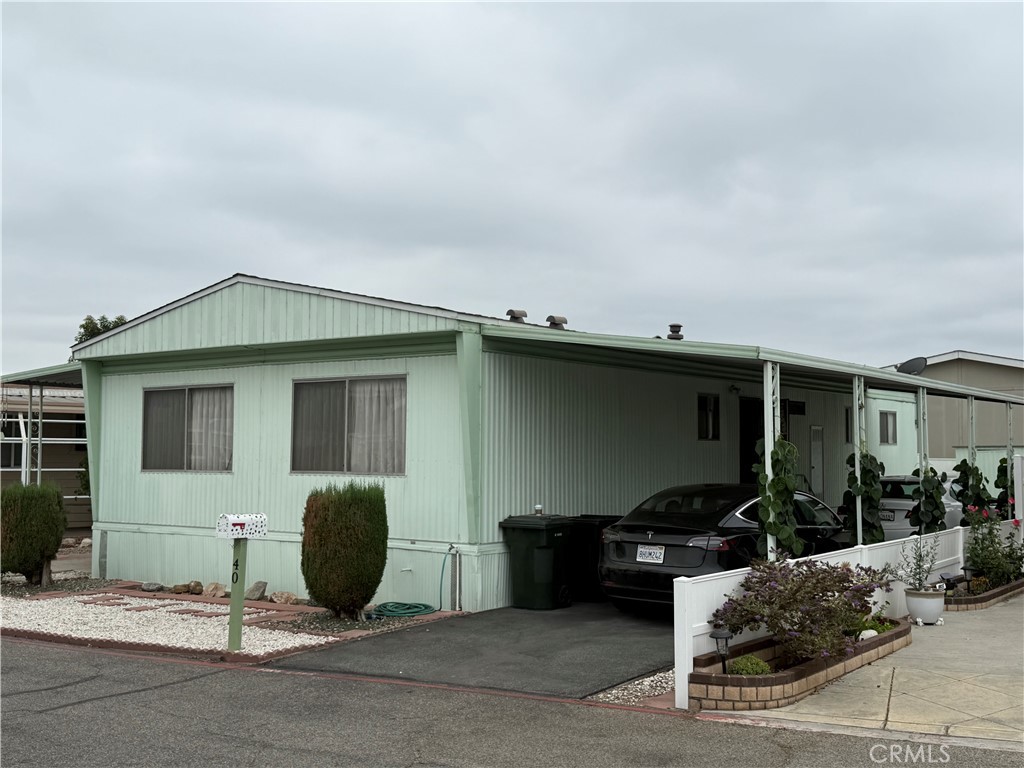 40 Pine Via