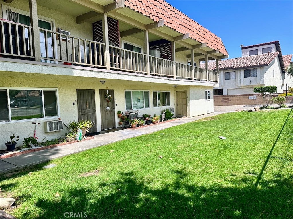 5593 Pioneer Boulevard 1
